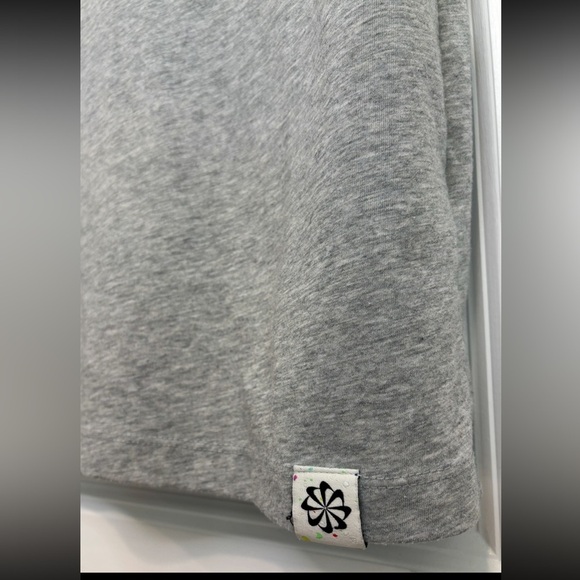 Nike Gray 'Growth Mindset' Graphic Tee - Picture 6 of 11